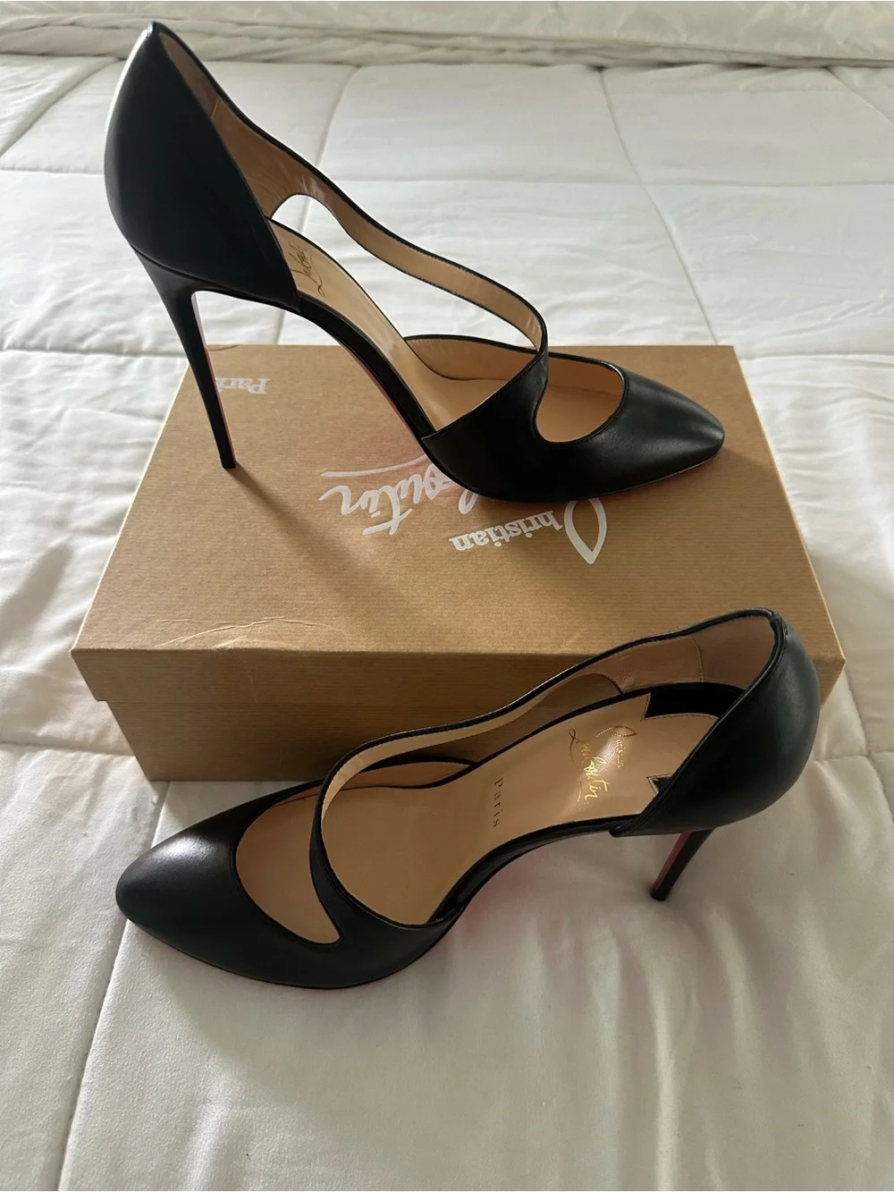 Christian Louboutin pumps signature black